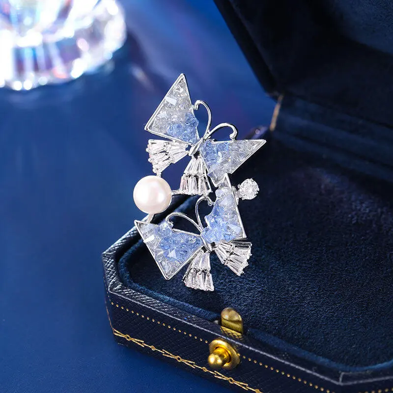 Elegant freshwater pearl butterfly brooch, high-end temperament with zirconium inlay, light luxury chest flower coat accessories, suit pin