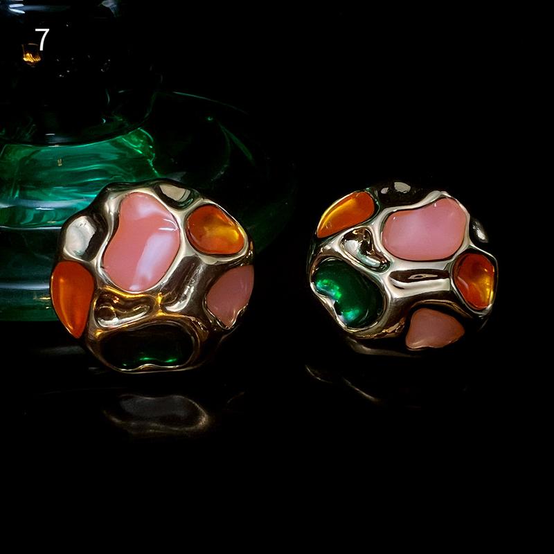 Product Introduction of 3 Pairs of French Ancient Amber Dried Flower Hot-Sale Earrings Combination Link Original Niche Gold Plated S925 High-Grade Earrings 11