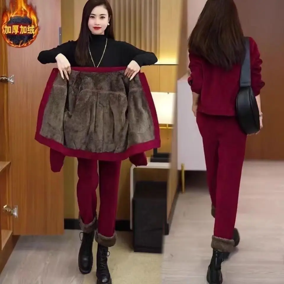 Bộ Đồ Giữ Nhiệt Và Dày Bằng Nhung Mùa Đông, Bộ Đồ Hai Mảnh Thời Trang Nữ, Áo Choàng Chiến Đấu Năm Mới Chenille, Bán Chạy Nhất Trên Douyin, Thời Trang
