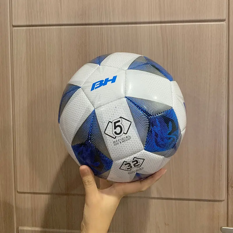 Quả Bóng Đá Bách Hiền 8.30 Đạt Tiêu Chuẩn Size 5 Size 4 Chất Liệu Da Pu Tặng Kèm Kim Bơm Túi Lưới 1
