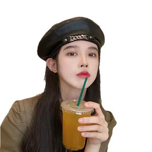 หมวกเบเร่ต์สำหรับผู้หญิงพร้อมหัวเข็มขัด ปี 2025 สต็อกพร้อม ฤดูใบไม้ร่วงและฤดูหนาว หมวกแฟชั่นใหม่ที่ระบายอากาศได้ดี หรูหราเบา ดีไซน์ขั้นสูง