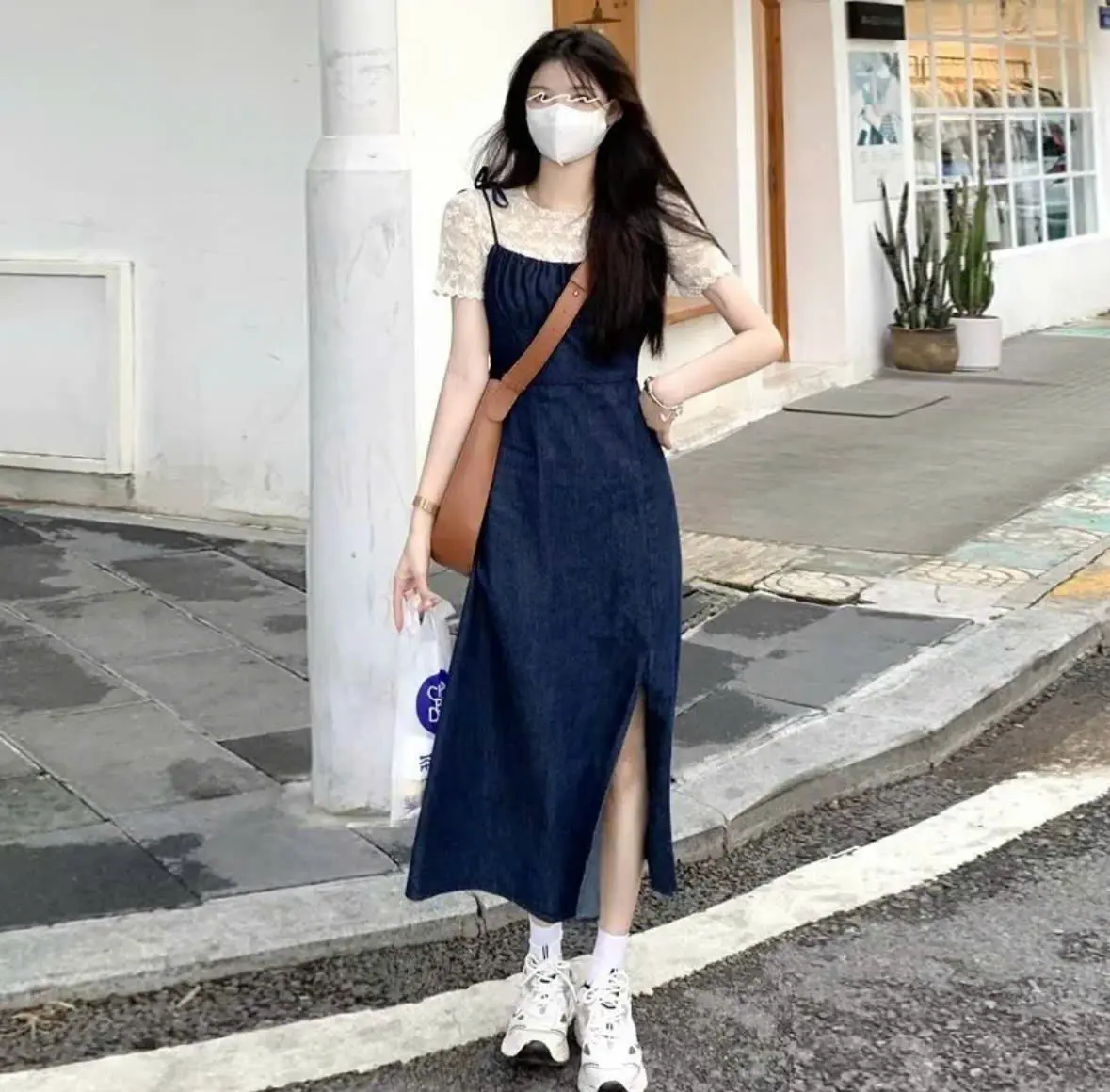 Set Đồ Nữ Áo Ren Hoa Tay Ngắn Phối Yếm Jean 2 Dây Thắt Nơ Dáng Dài Xẻ Tà Xinh Xắn Women - ME0WSTORE