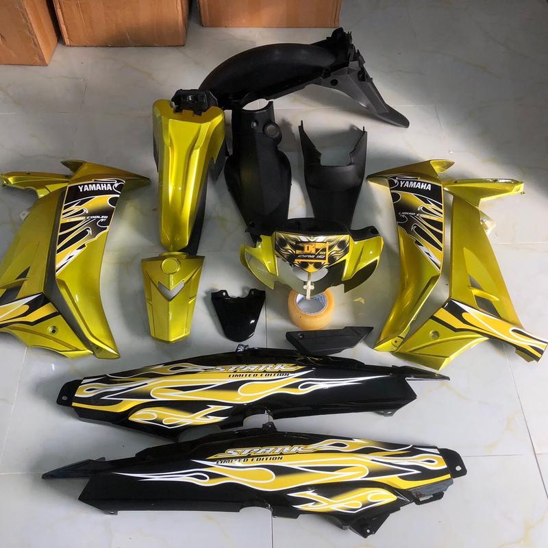 Bộ dàn áo sirius màu vàng kendy phối đen, ốp đầu hello/ dè fi. Hàng 1/1 đẹp sắc xảo.