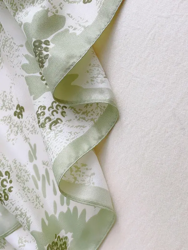 Women's Floral Print Silk Scarf, Fashionable Soft Breathable Scarf For All Seasons, Casual Versatile Scarf For Women Gifts 6