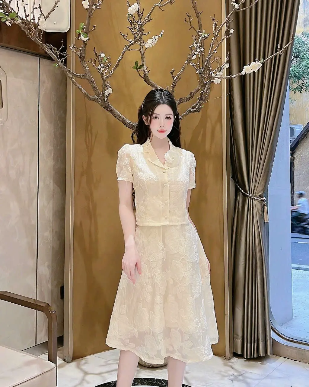 Set thiết kế váy chất liệu vảy tơ thêu hoa nổi - Nữ Nhung váy  tiệc jennie  dress
