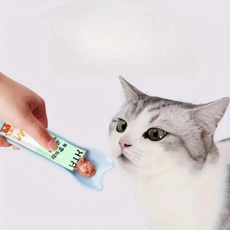 L&G  [Single Plastic Pet Liquid Snack Feeder - Whisker Delight Cat Strip Squeeze Spoon, Battery-Free Tool for Serving Wet Treats and Cat Food to Cats 5