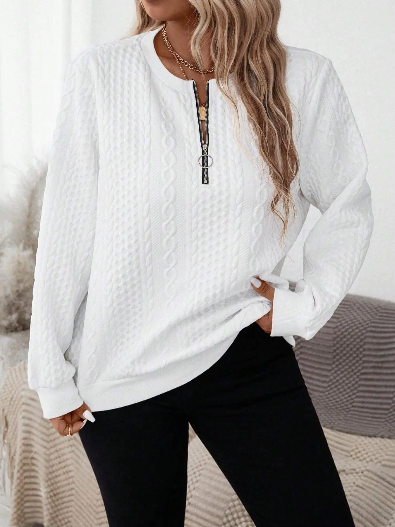 【Plus Size】 Solid Textured Zip Up Pullover Sweatshirt, Casual Long Sleeve Round Neck Sweatshirt for Fall & Winter, Women's Clothing for Daily Wear