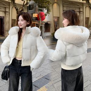 [LUNE] 2025年冬の新しいルーズスリミングファーカラーフード付きショートダウンコットンジャケット女性用ウエストシンチングと太いコットンコート