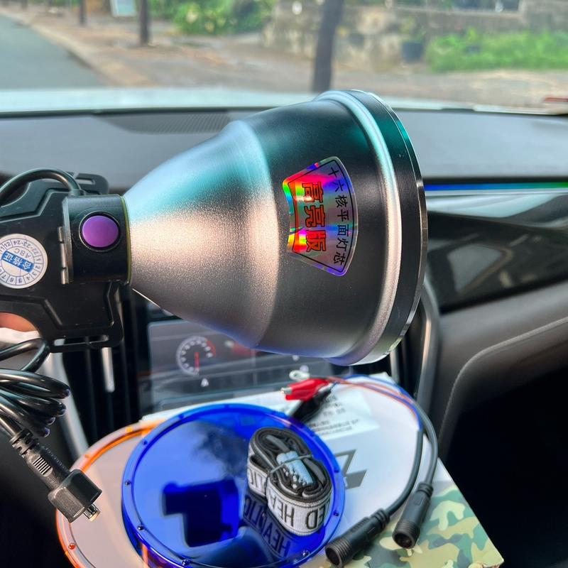 Đèn soi nấm mối P90 phiên bản 16 nhân Led  có cảm biến tắt mở phù hợp đi rừng, bắt ếch, bắt rết, soi cá đi biển