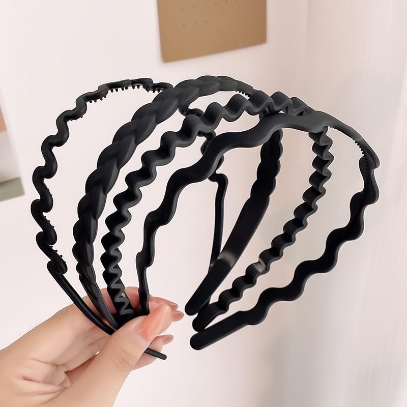 Product Introduction of 【Dây đỏ miễn phí】Phụ Kiện Tóc Nam, Băng Đô Lì Màu Đen, Chống Trượt, Thích Hợp Để Rửa Mặt, Dây Buộc Tóc Gợn Sóng,Màu Đen, Dành Cho Nam Và Nữ, Chống Trượt, Răng, Đề Rửa Mặt, Phụ Kiện Tóc Đơn Giản 3