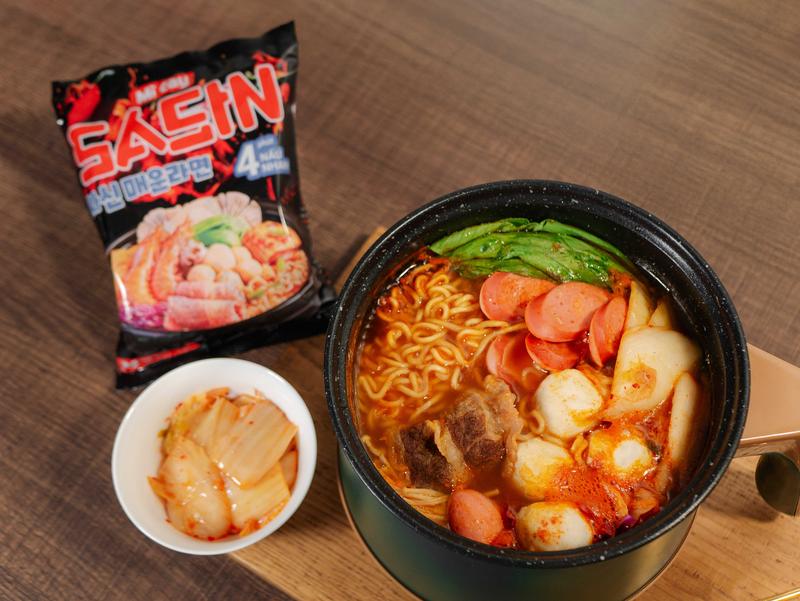 [Aff] Combo 5 gói mì Sasin vị kim chi 120g+ 5 gói xốt Ớt Độ Sasin 10g 3