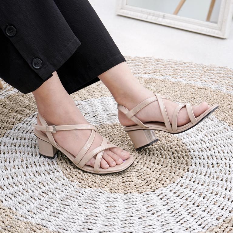 Product Introduction of [HEELS WANITA] HEELS HAYYU Sandal Sandal 0
