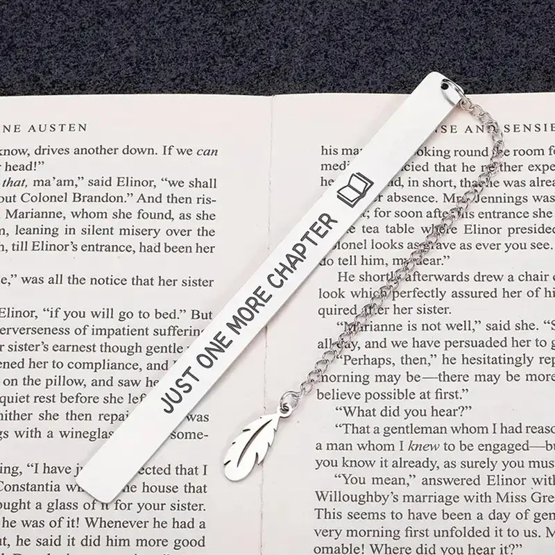 Creative Leaf Pendant Metal Bookmark, 1 Count Durable & Easy to Clean Book Mark, Decorative Book Mark for Office School Library 3