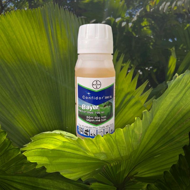 Chai nắp trắng chứa Confido 200SL phân bón lá - Quản lý bọ trĩ, rệp sáp, rệp vảy