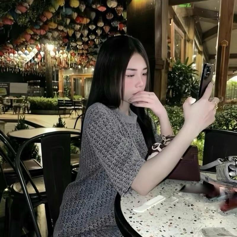 Áo Phông hoạ tiết Logo Đính Đá Hottrend Nam Nữ