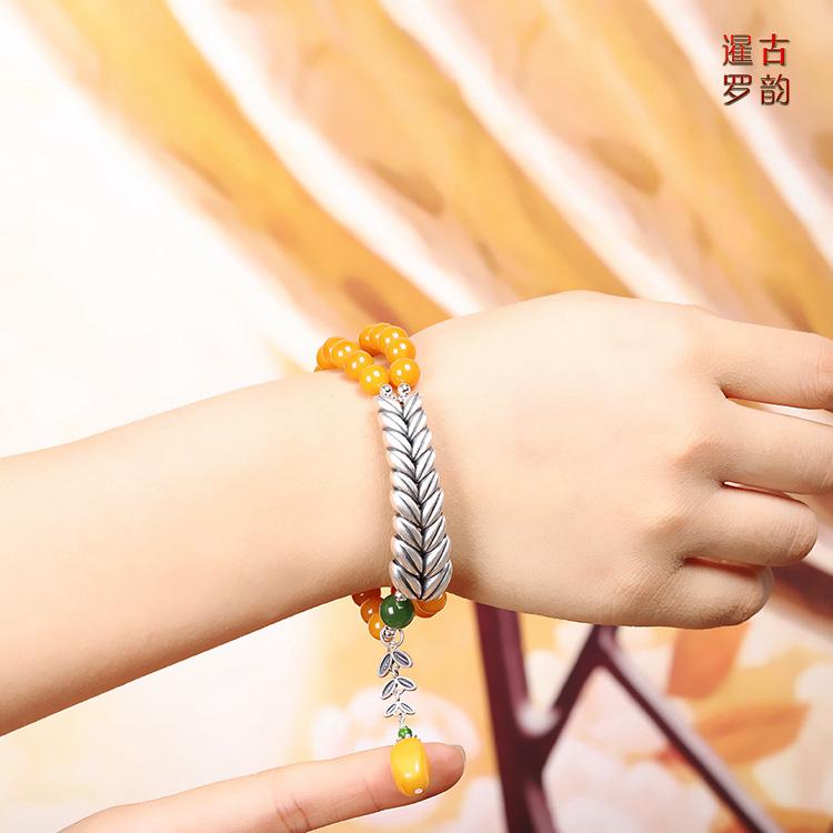 Product Introduction of S925 Sterling Silver Bracelet Natural Resin Amber Jade Bracelet Fashionable Women's Bracelet 4
