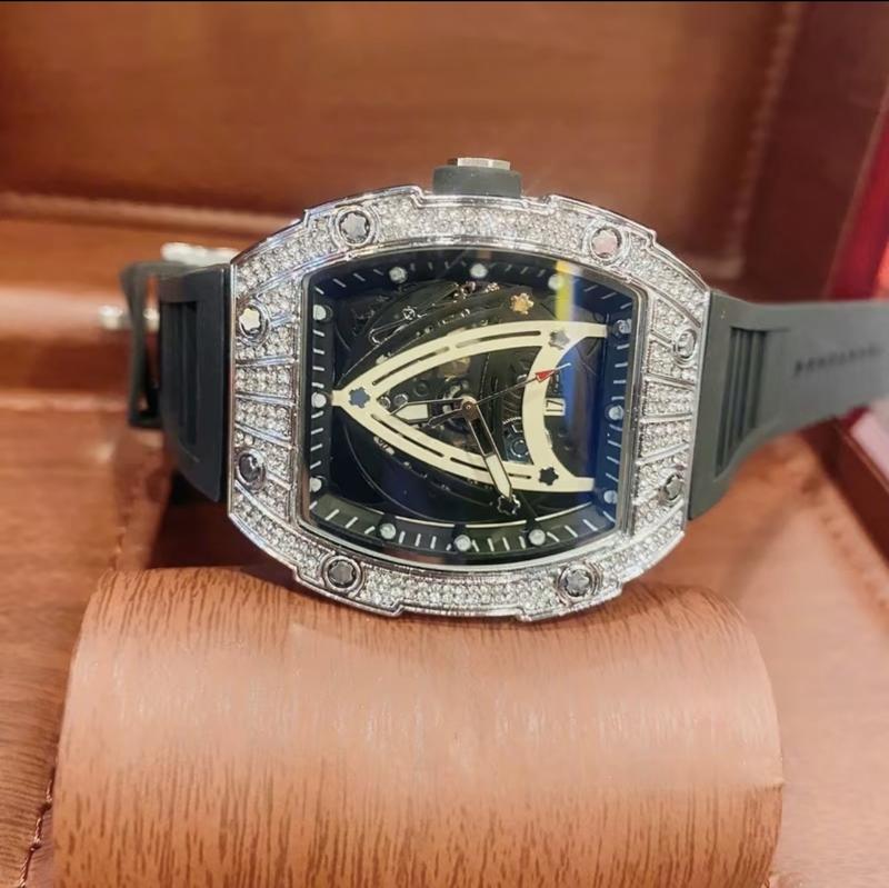 Product Introduction of Đồng Hồ Nam Dáng Thùng Đính Đá H1868 Thiết Kế Tàu Con Thoi Thời Trang Cá Tính Sang Trọng Đeo Tay Watch 5