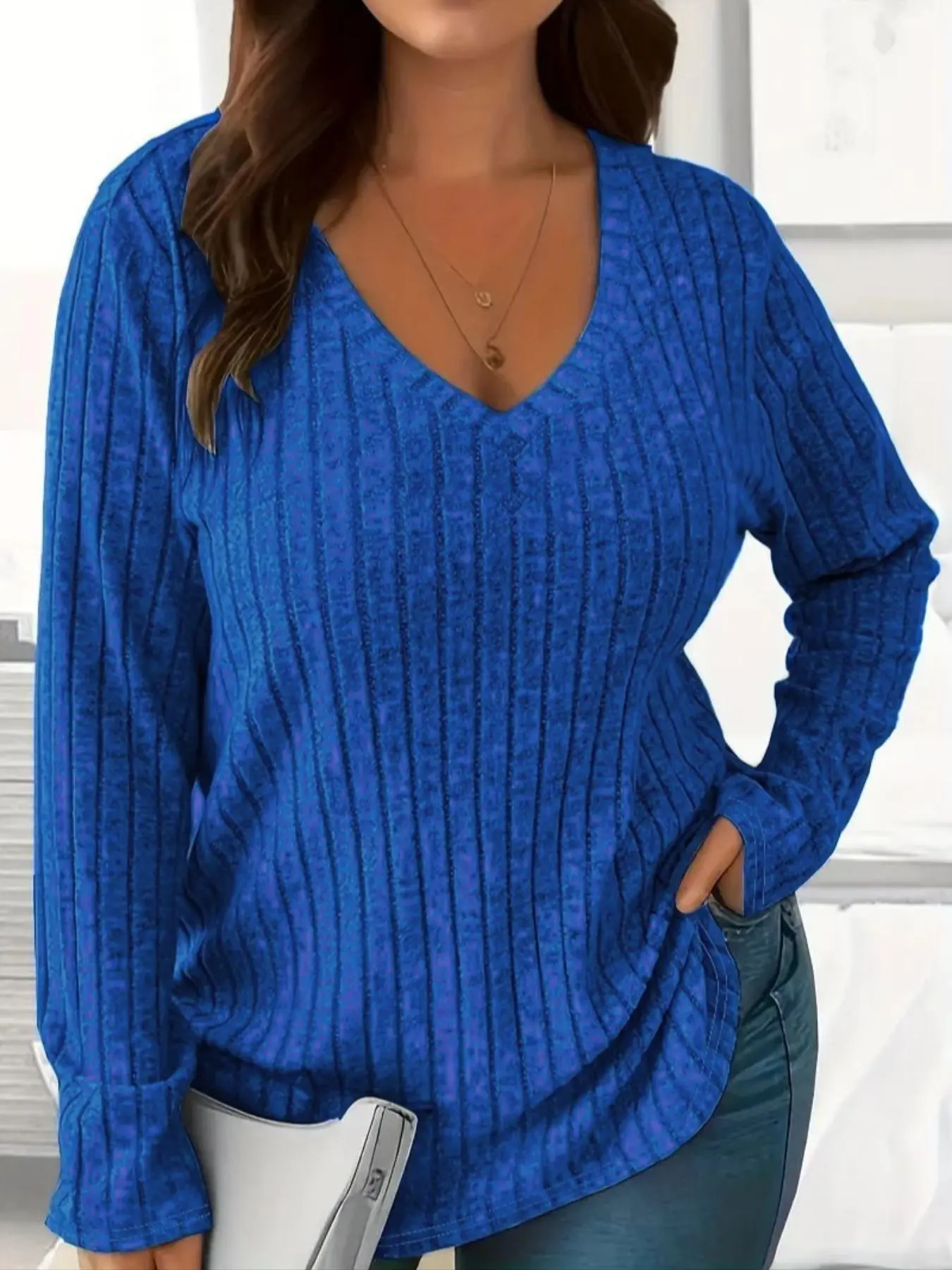 【Plus Size】 Solid Drop Shoulder V Neck Tee, Casual Long Sleeve Top for Fall & Winter, Women's Clothing for Daily Wear