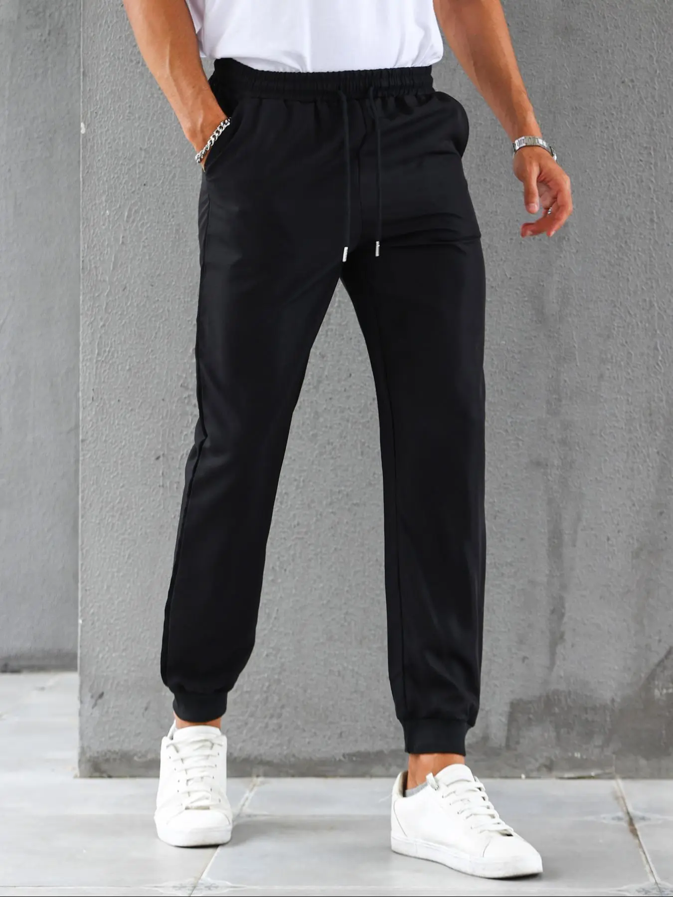 Men's Solid Drawstring Waist Pants, Casual Comfy Breathable Pocket Jogger Pants for Daily Wear, Men's Trousers for All Seasons
