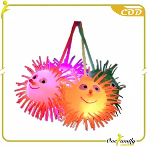 [COD] OFM M289 Mainan Anak Ubur Bola Duri Lampu Yoyo Karet Warna Warni Anti Stres Beraneka warna