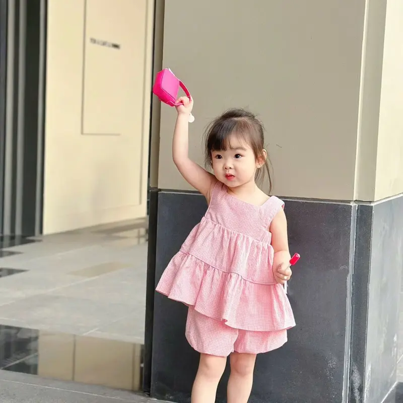 Bộ đũi kẻ phối viền siêu mát cho bé diện đi chơi đi học .