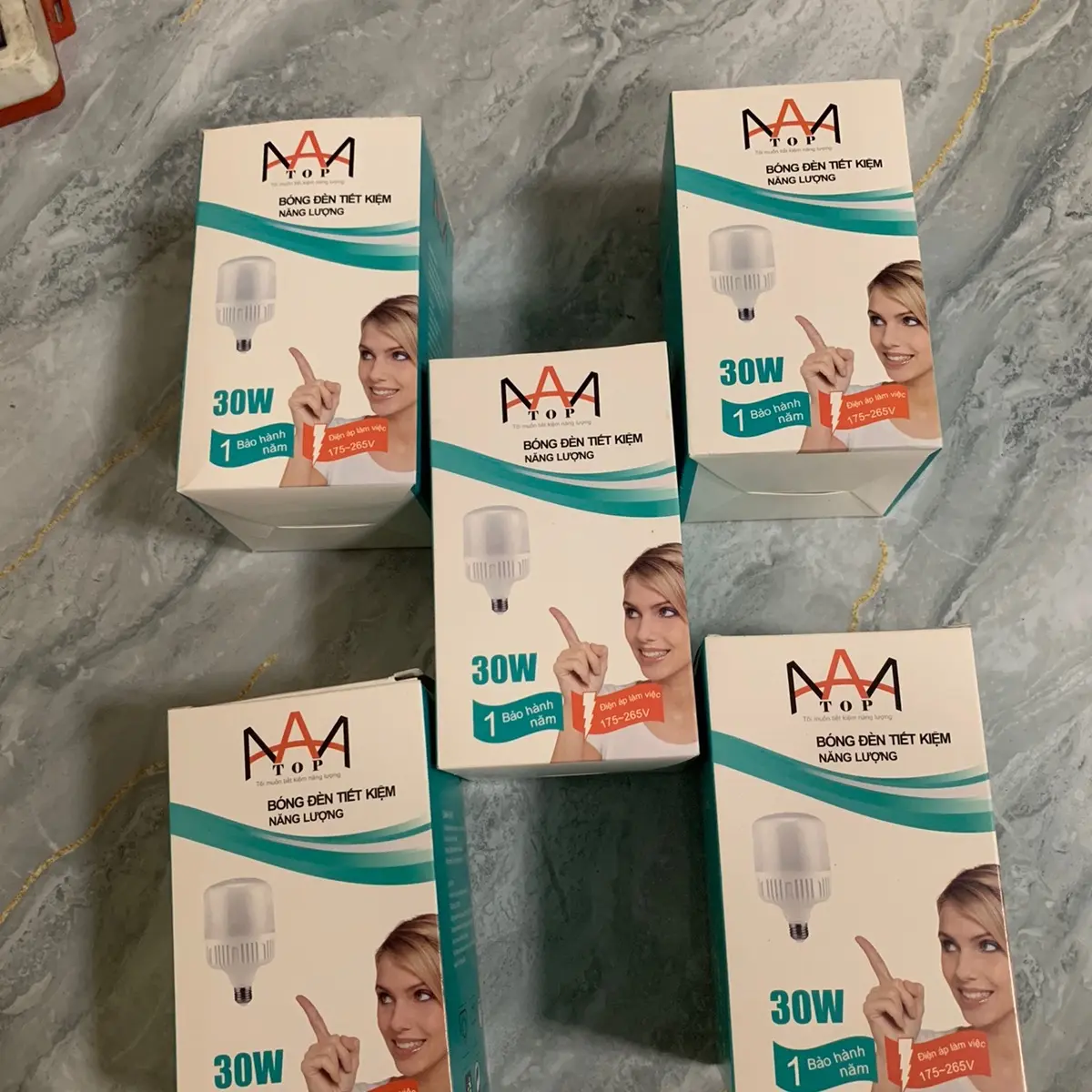Combo 5 bóng trụ 30w được tặng kèm 5 cái đui đèn