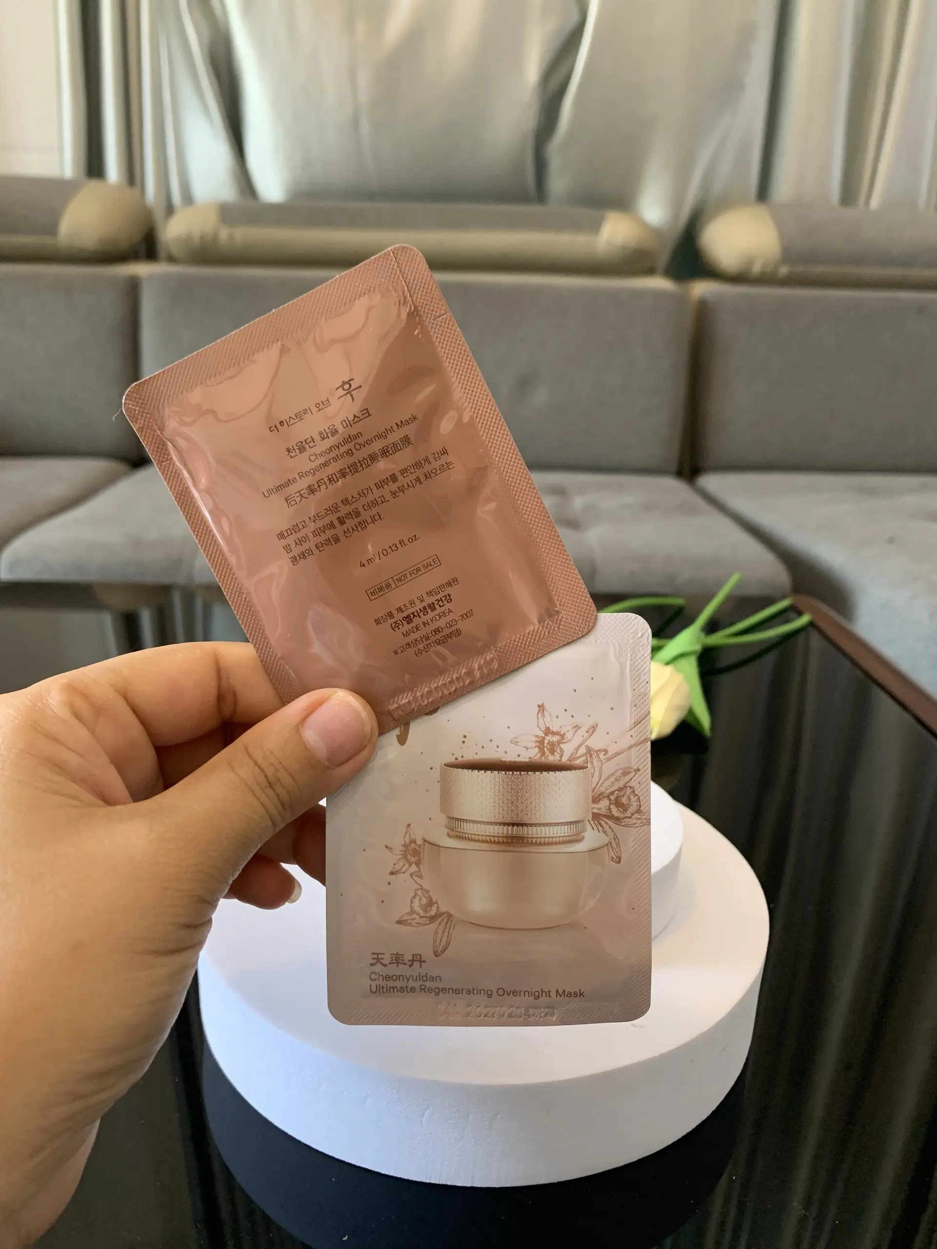 Combo 10  gói Mặt nạ ngủ vàng tái sinh da Wh oo Cheonyuldan Ultimate Regenerating Overnight Mask 4ml