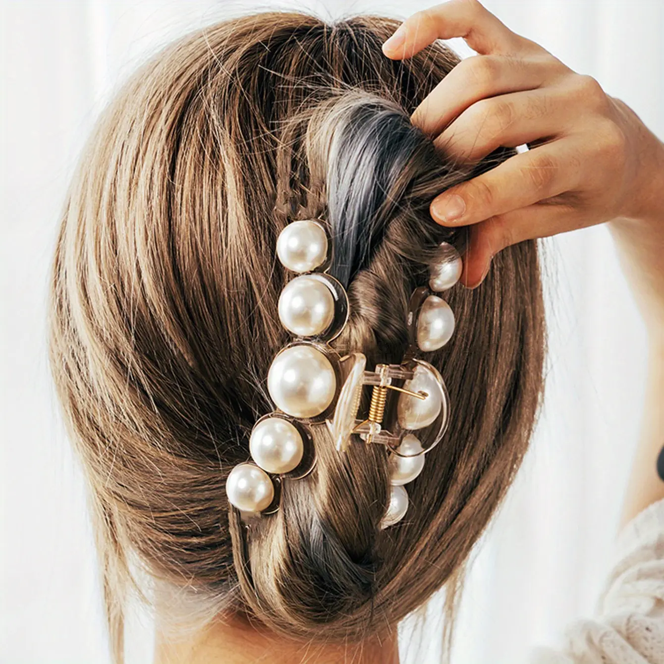 1 piece Elegant Large Pearl Hair Clip - Chic Metal Shark Clip with White Artificial Pearl, Suitable for Fashionable Buns and Ponytails - Perfect Gift for Women, Vintage-Inspired Design, Safe Bun | Minimalist Hair Clip | Beaded Hair Clip