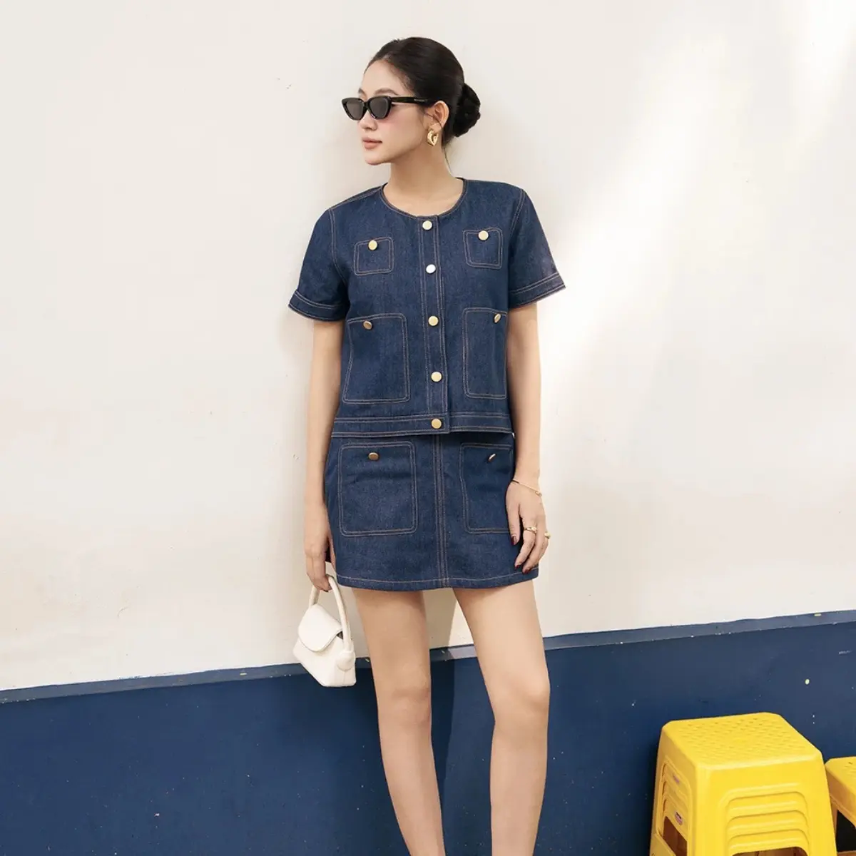 RECHIC Áo Kiểu Kretie cổ tròn chất jean phối túi trẻ trung năng động