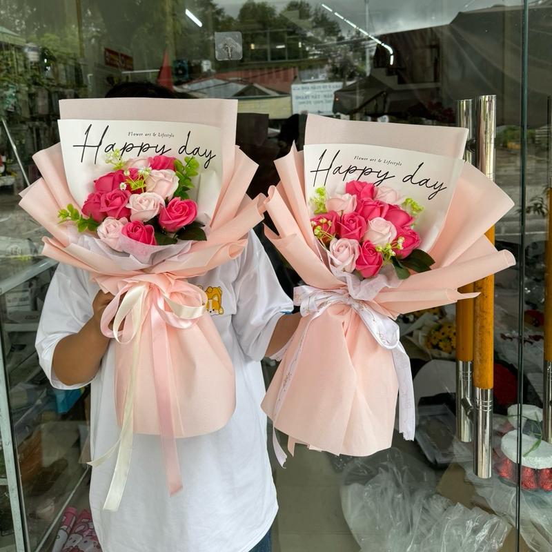 Bó hoa sáp 11 bông mix hồng đậm và hồng nhạt kích thước 38x40 - Decor Phòng Bàn Trang Trí Nhà bó hoa chuông