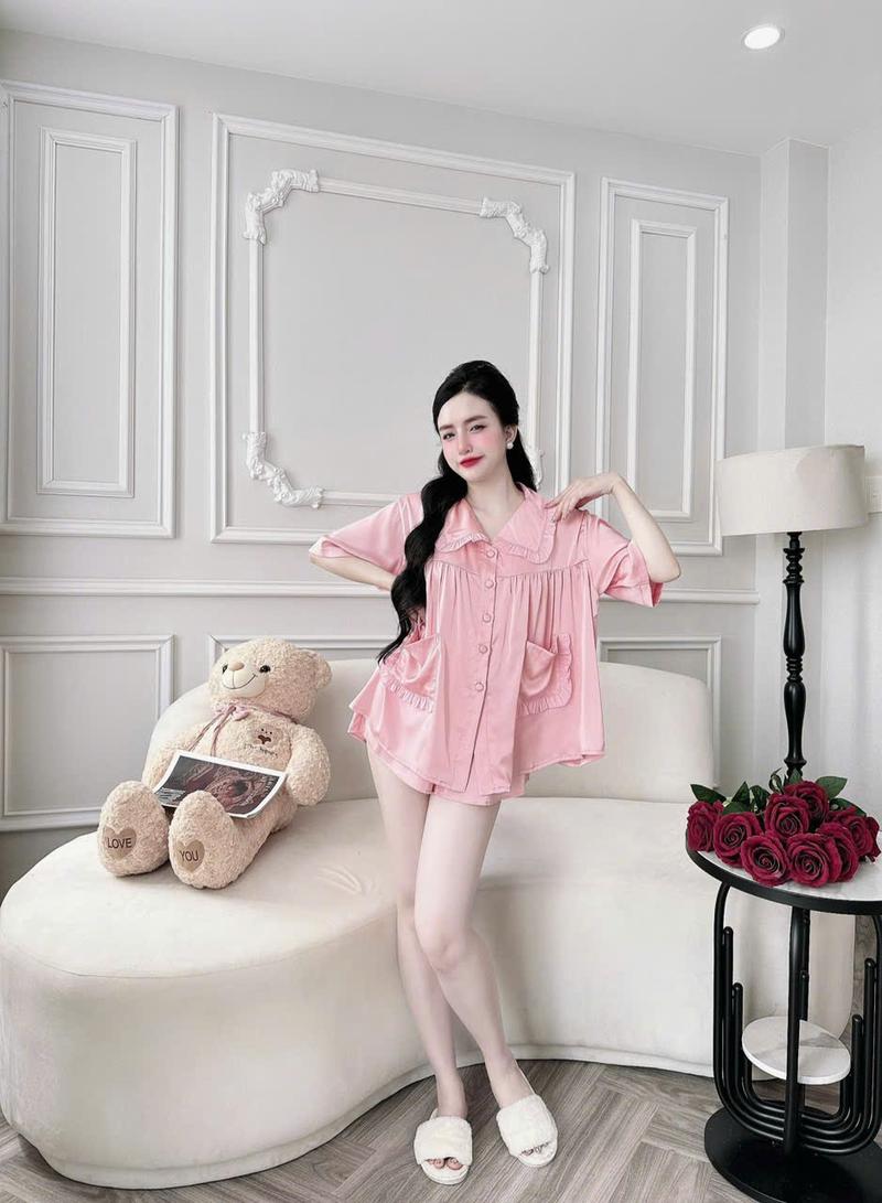 Product Introduction of Freesize (65Kg-90Kg) Bộ Pijama Đùi Nữ Áo Baby Doll Cổ Bèo Vải Lụa Latin Có Nút Bọc, Quần Đùi Ống Rộng Có Túi, Quần Áo Ngủ 9