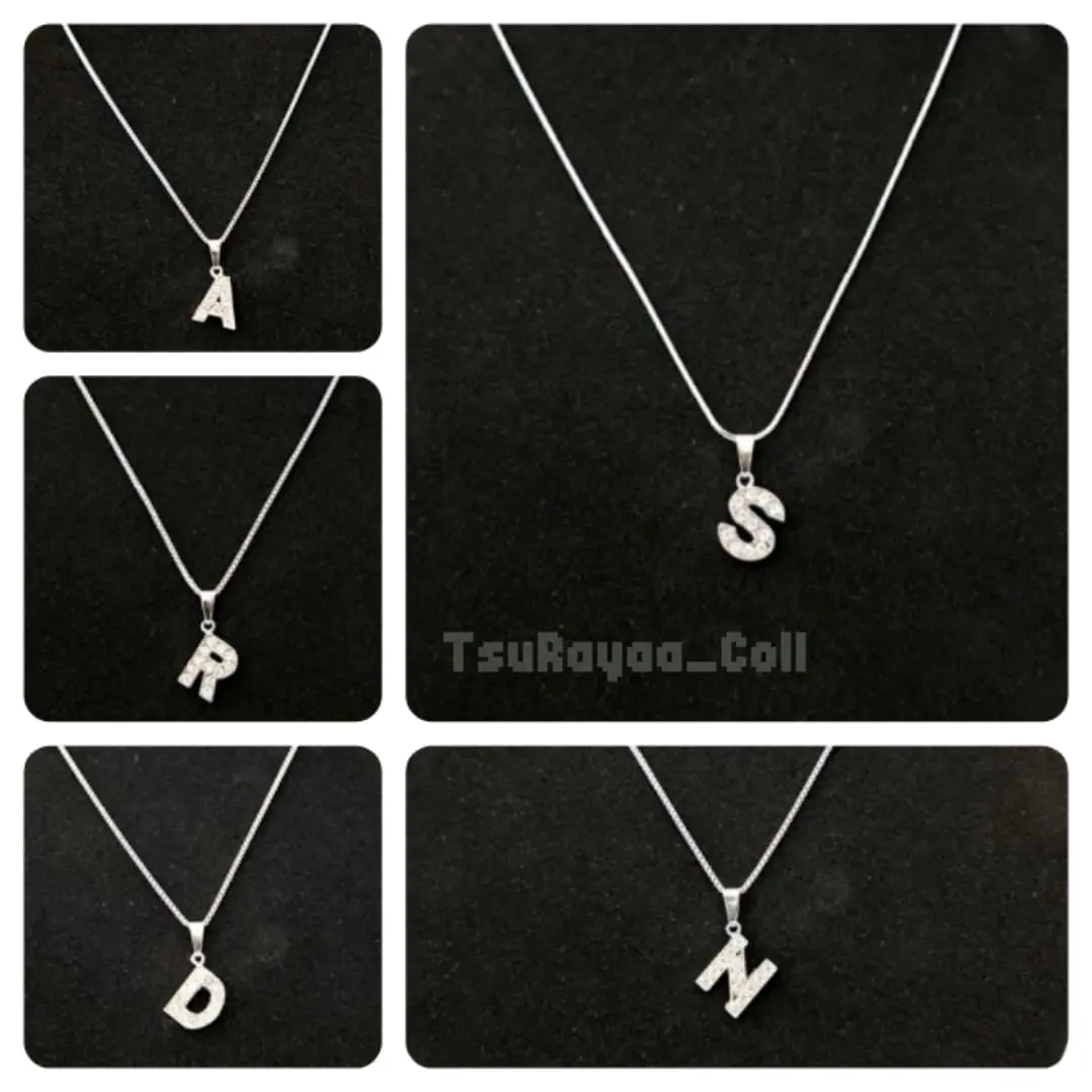 KALUNG TITANIUM [ITALY] INISIAL NAMA A - Z, ANTI LUNTUR DAN ANTI KARAT Aman Liontin Mutiara