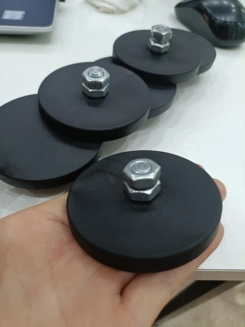 Product Introduction of Nam châm gắn chân mào taxi đế cao su siêu mạnh D43mm 1