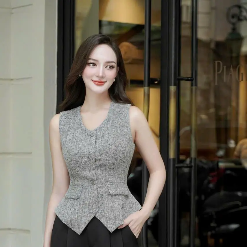 DN 60- ÁO QUẦN THIẾT KẾ DN NÚT ÁO BỌC KIỂU GHILE THỜI THƯỢNG  TẠO ĐIỂM NHẤN CHE KHUYẾT ĐIỂM CHO  VÙNG BỤNG DƯỚI TOP