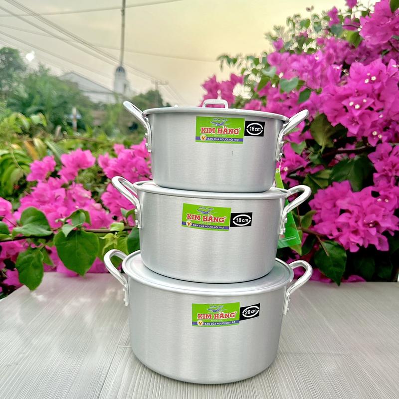 Kim Hằng Bộ 3 Nồi Nhôm ĐB Quai Tròn Xi Bóng Size 16cm 18cm 20cm Chất Liệu Hợp Kim Nhôm Tinh Chất JIS Nhật Bản Công Nghệ Anodizing Tiết Kiệm Nhiên Liệu