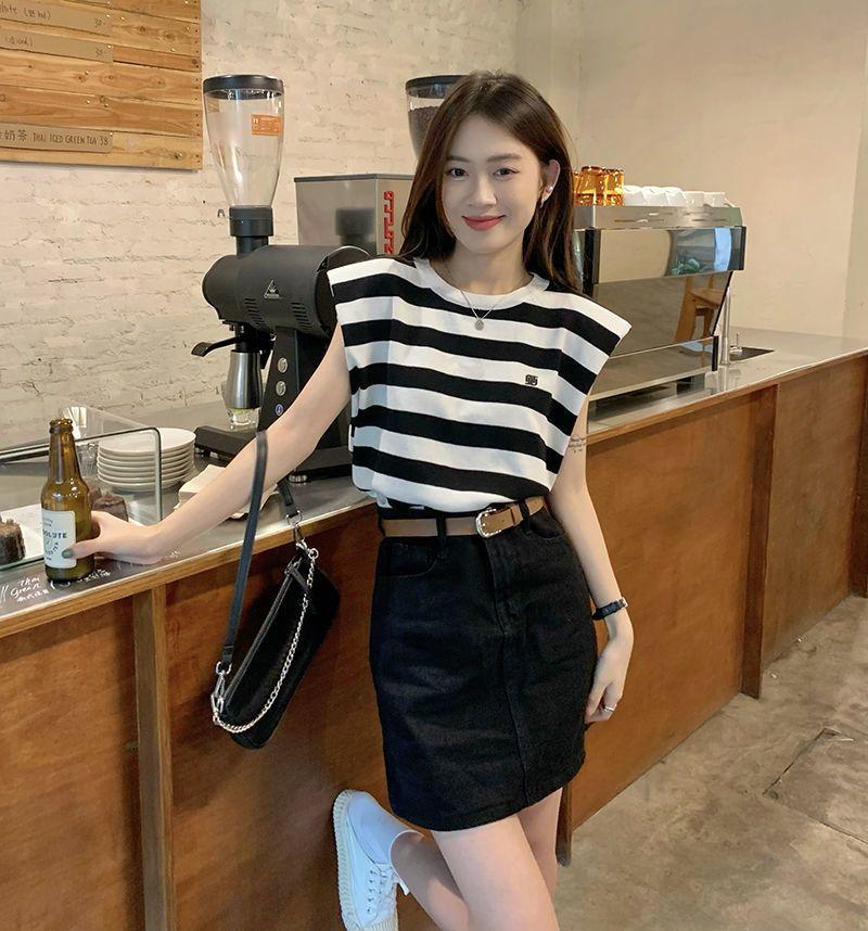 Product Introduction of Áo Thun Vest Sọc, Dành Cho Nữ, Hàng Mới Về Mùa Hè 2022, Thiết Kế Đẹp, Độc Đáo Sang Trọng, Dáng Rộng Vừa Vặn, Áo Mặc Bên Ngoài Cô Gái Nóng Bỏng, Áo Không Tay, Có Thể Mua Lại 1749 15