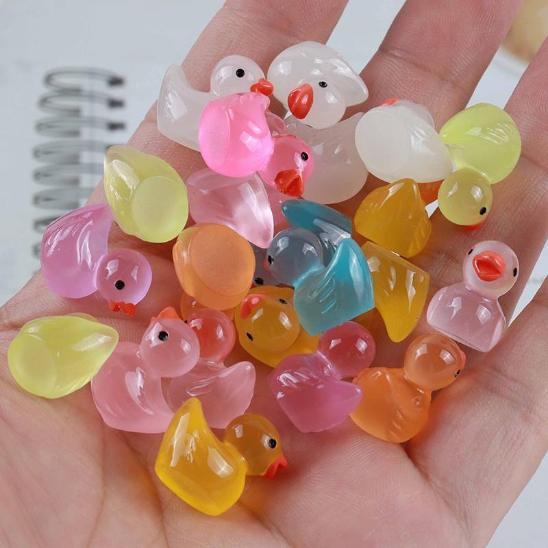 Product Introduction of Tượng Nhỏ Vịt Mini Bằng Resin, 50 Cái, Ngẫu Nhiên, Nhỏ Và Dễ Thương, Vịt Phát Sáng, Thích Hợp Cho Cảnh Quan Sân Vườn Và Cây Cảnh, Đồ Trang Trí Thủ Công 12