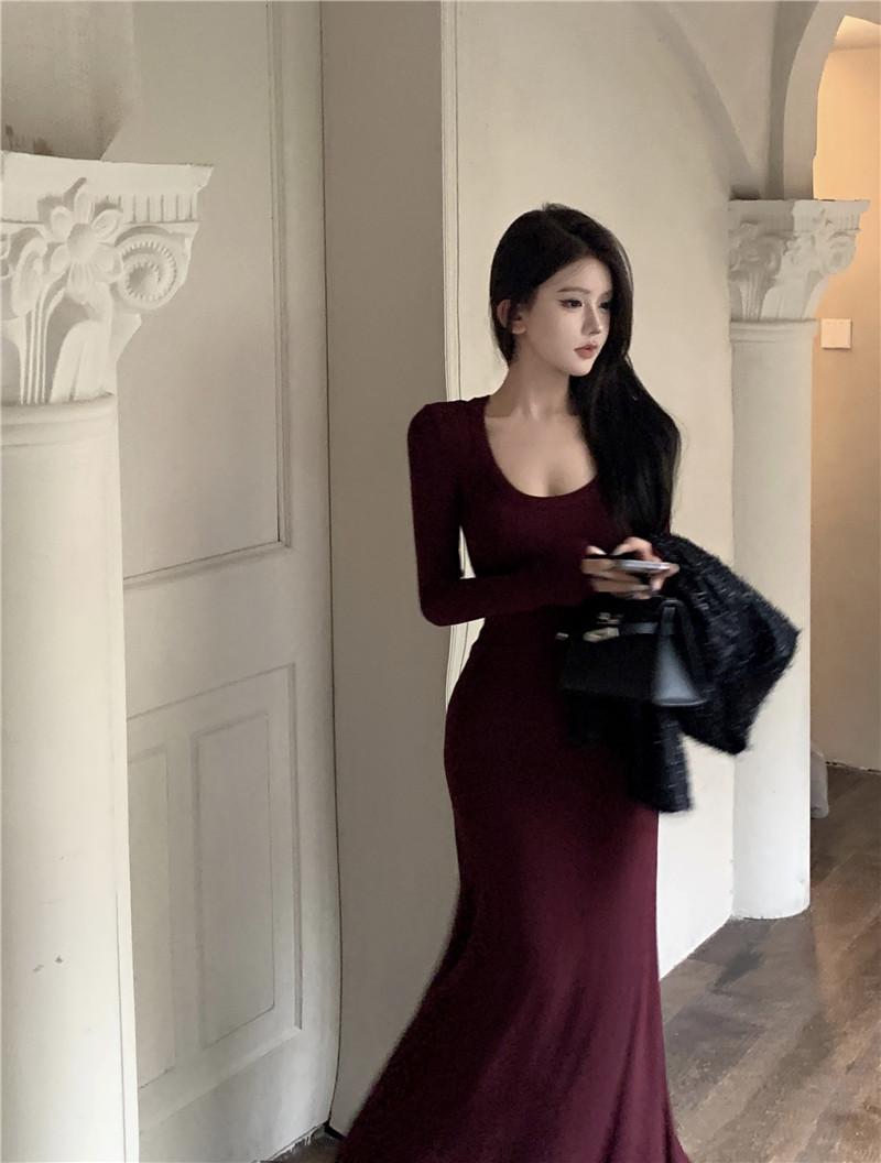 Product Introduction of Spicy girl wine red long sleeved dress with feminine temperament, hip hugging skirt, simple base skirt, slim fit and slimming effect, mid length skirt 8