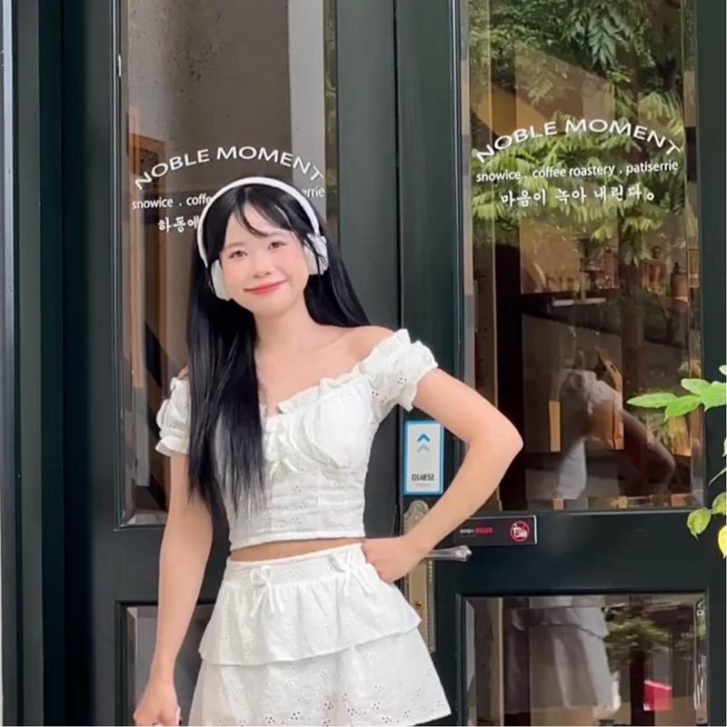 Set nữ áo croptop trễ vai ren thêu hoa kèm chân váy dáng ngắn Lina Closet | BigBuy360 - bigbuy360.vn Set nữ áo croptop trễ vai ren thêu hoa kèm chân váy dáng ngắn Lina Closet | BigBuy360 - bigbuy360.vn