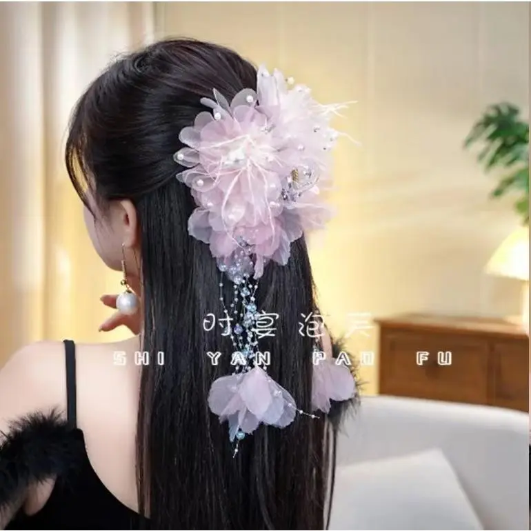 Kẹp Tóc Viền, Thiết Kế Hoa, Phong Cách Mùa Đông Mới, Siêu Nhạy Cảm, Thích Hợp Cho Bé Gái Trẻ, Kẹp Cá Mập Lông Vũ Màu Hồng, Phụ Kiện Tóc Dễ Phối Đồ Women 0