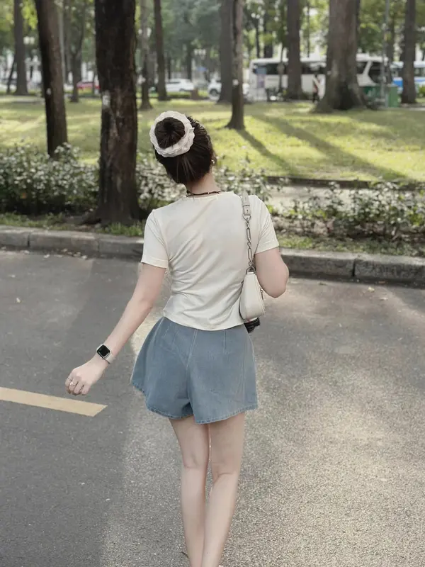 Set đồ nữ áo cổ V vạt xẻ kèm quần đùi ống rộng, áo nữ ngắn tay quần short TS140 Women Kem 2