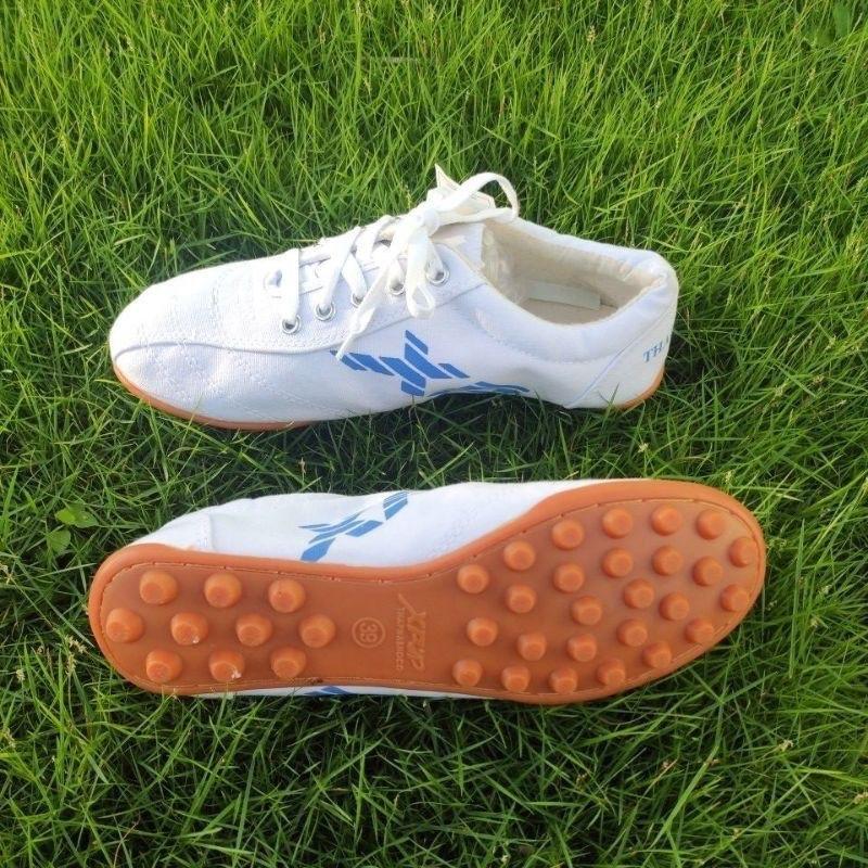 ￼giày đinh đá bóng nam nữ có size trẻ nhỏ, giày thể dục, thể thao nhãn hiệu XP TP05  chính hãng bong