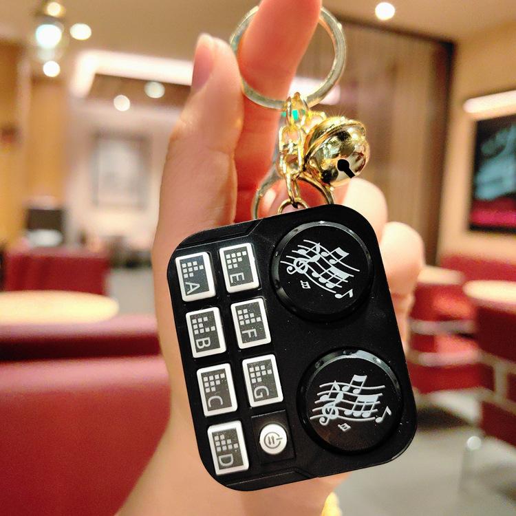 Product Introduction of Nhạc Cụ Dj Mini, Máy Ghi Đĩa Động Vật Hoạt Hình, Móc Chìa Khóa, Móc Chìa Khóa Xe Hơi, Túi Xách, Mặt Dây Chuyền, Máy Cần Cẩu, Đồ Chơi Quà Tặng Nhỏ 17