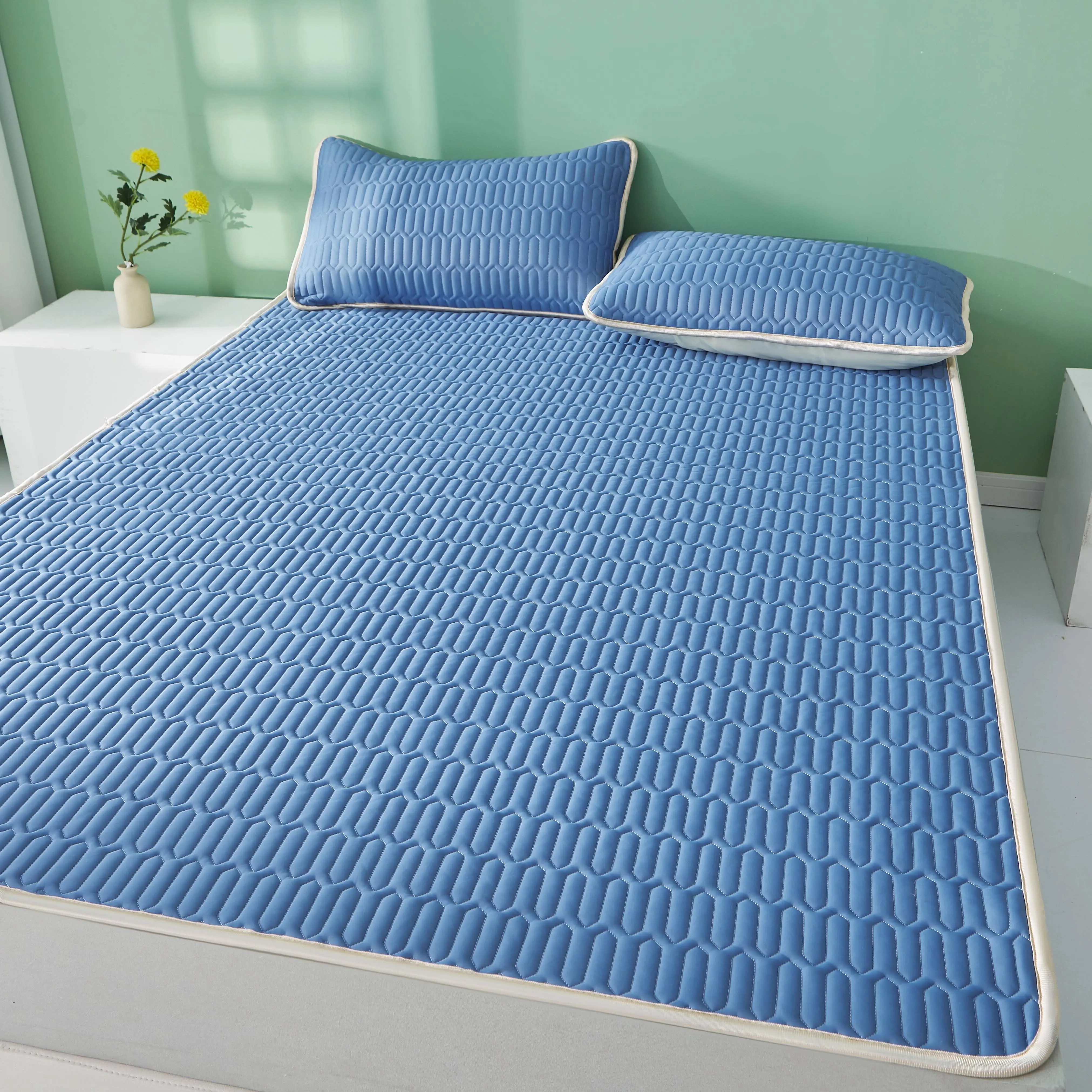 Cooling Latex Mat, 1pc Solid Blue, Skin-Friendly & Foldable, Lightweight, Machine Washable for Bedroom and Dorm