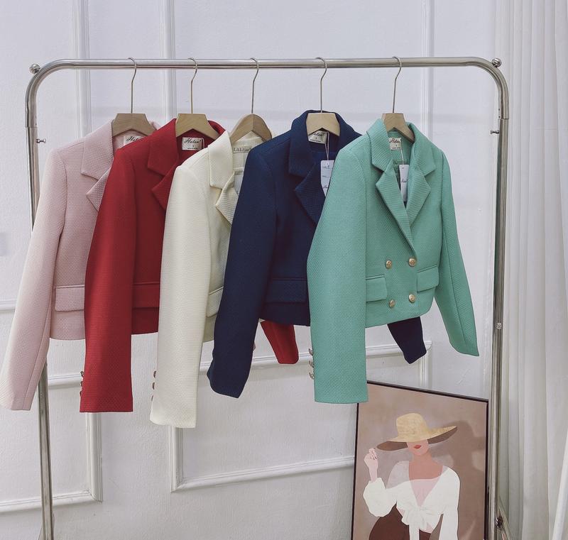 Lala fashion - Áo vest nữ dạ mặt vuông cổ vest 4 khuy nấm đồng (VEST4099)