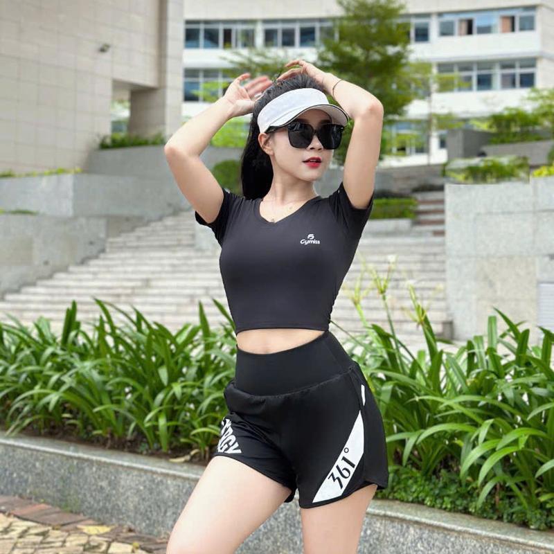 Sét bộ thể thao  croptop nữ chất liệu vải thun cotton lạnh áo có mút sẵn