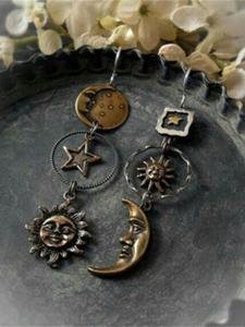 Arete colgantes vintage con diseño asimétrico de sol y luna, estilo boho para mujer, 2024 nuevo estilo, joyería para la oreja que combina con todo para fiestas y decoración diaria de ropa