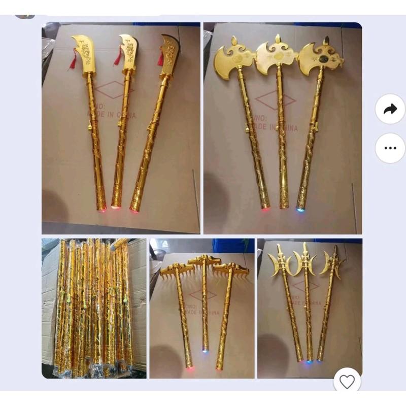 Cây đồ chơi hóa trang kéo dài như ý, đèn 2 đầu, nút bấm gậy bung, màu vàng đẹp mắt - Toy