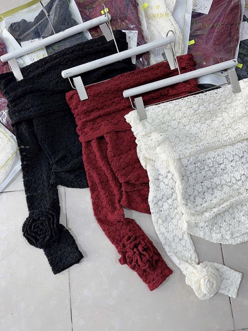 Product Introduction of Áo trễ vai ren tay hoa hot _ Áo ren trễ vai tay đính hoa sang sịn 18