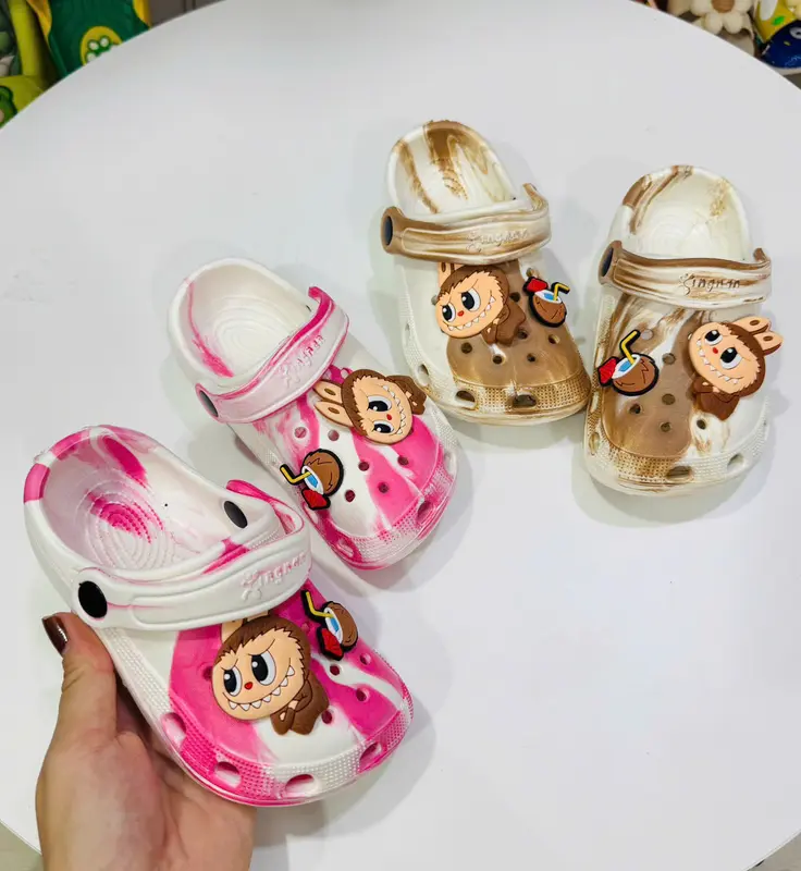Dép sục siêu nhẹ cho bé trai bé gái loang màu tươi tặng kèm bộ hình labubu siêu dễ thương 4